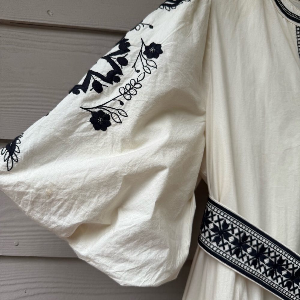 Roller Rabbit Embroidered Dress - Picture 8 of 13